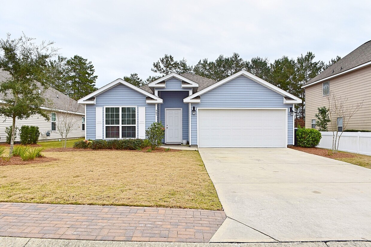Foto principal - Roomy 4 bedroom 2 bath home in Schooner La...