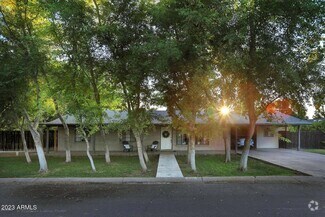 Building Photo - 1428 S Oakley Pl