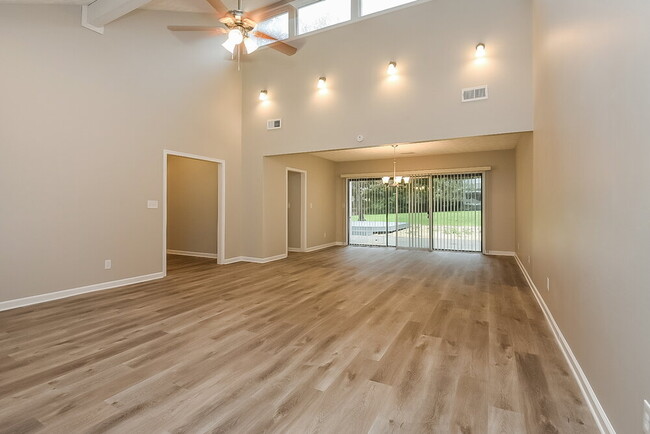 Foto del edificio - 2541 Alberta Ln