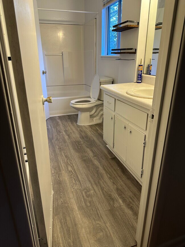 Baño completo - 2848 Rex Rd