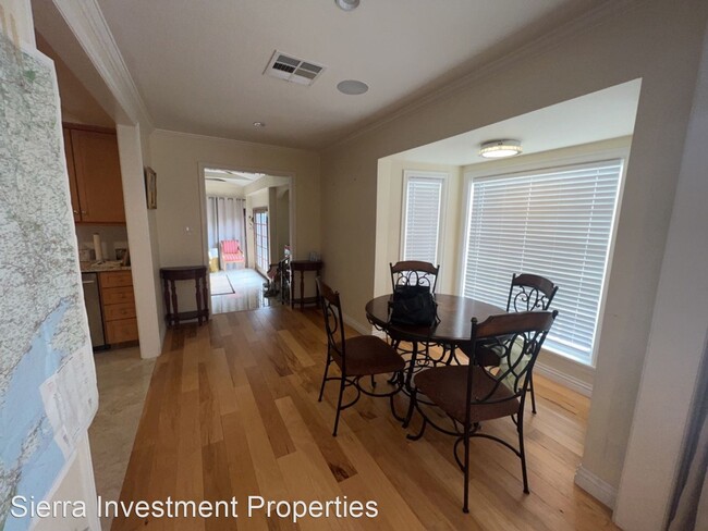 Foto del edificio - 3 br, 2 bath House - 6656 Greenbush Ave.