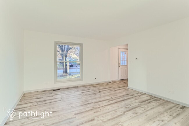 Foto del edificio - 1419 Farrington Lane