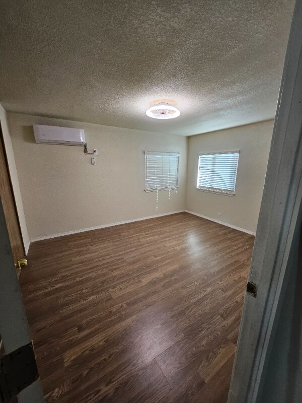 Building Photo - 11909 Manzanita St