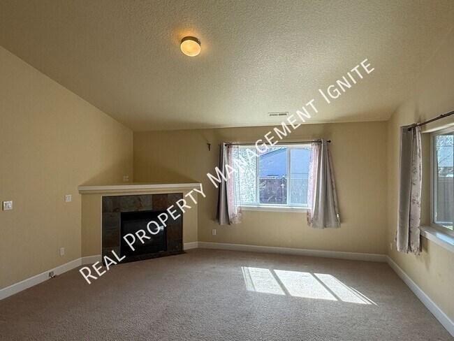 Foto del edificio - 20633 Couples Ln