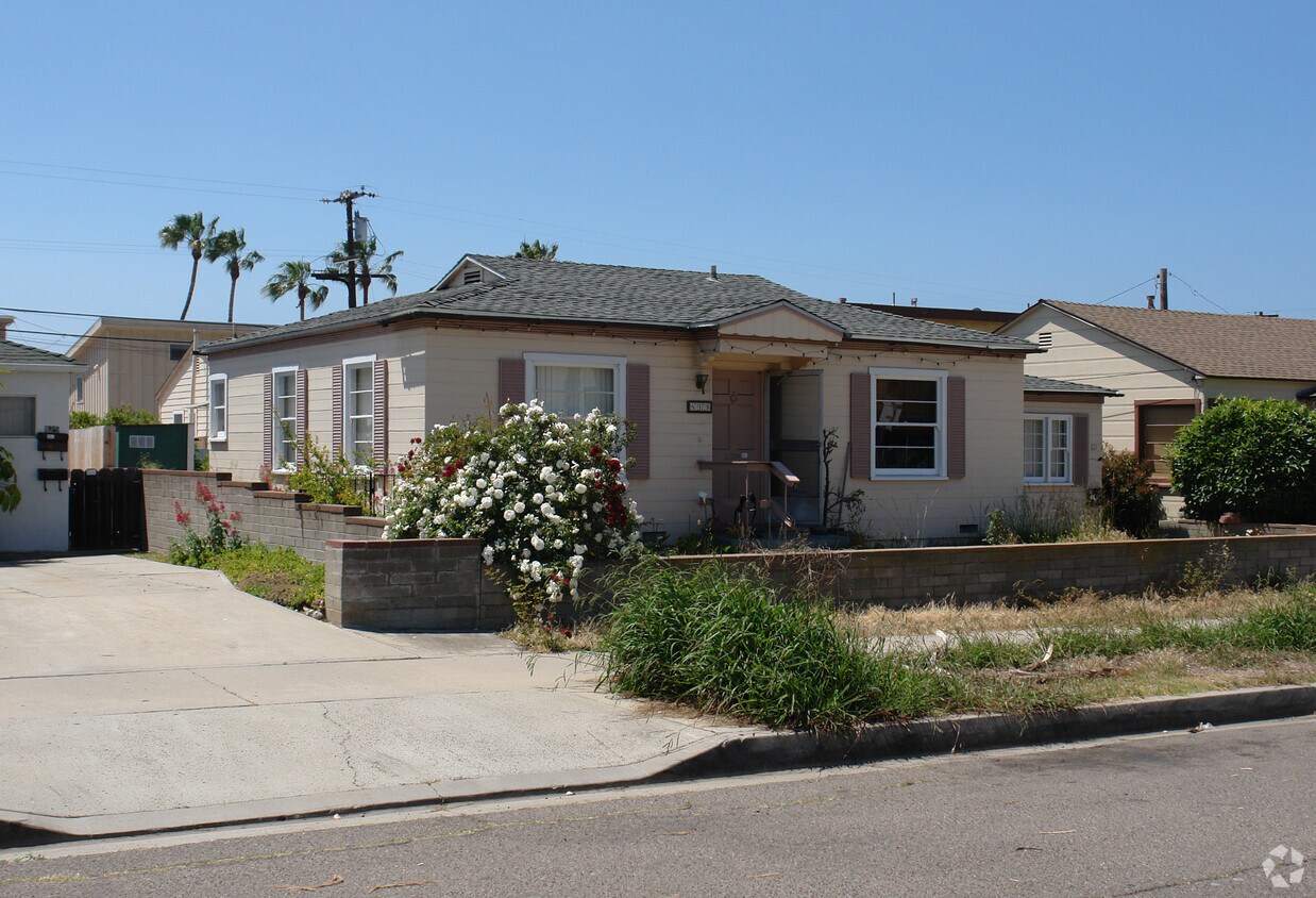 Primary Photo - 819 Tourmaline St