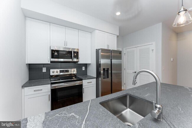 Foto del edificio - 2931 Salmon St