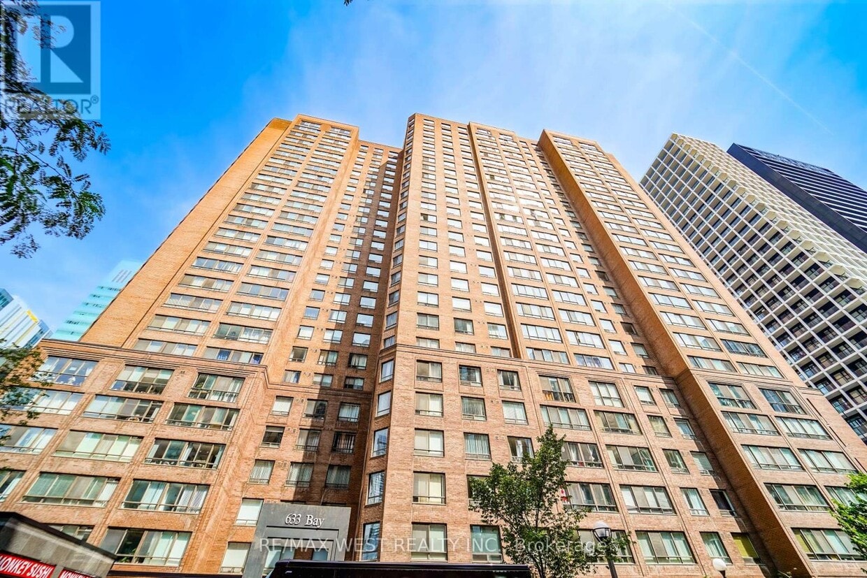 Photo principale - 633-633 Bay St.