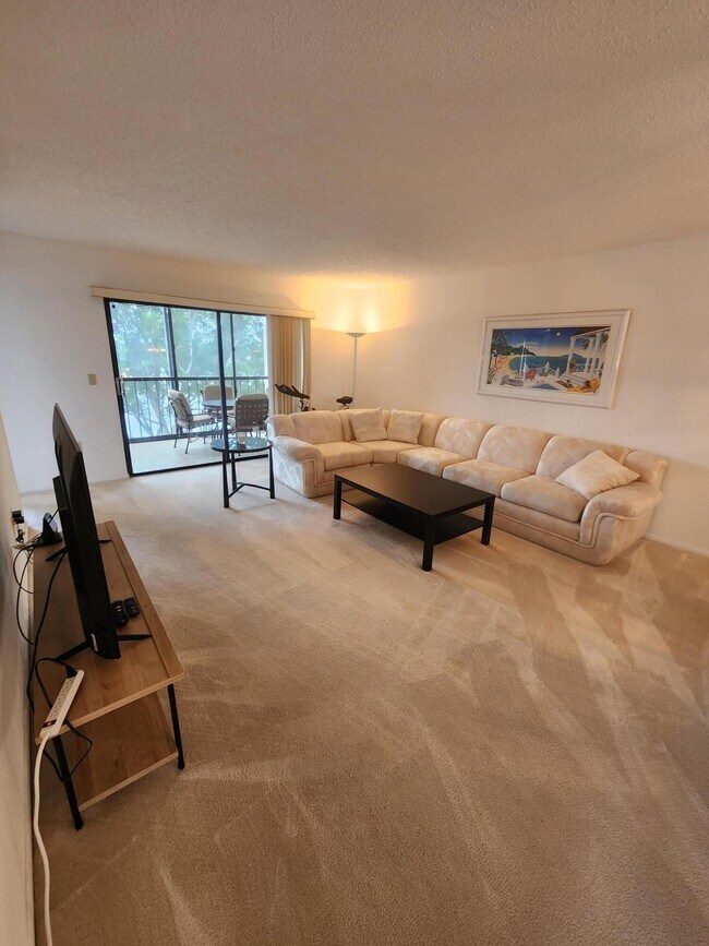 Building Photo - 6121 Pointe Regal Cir