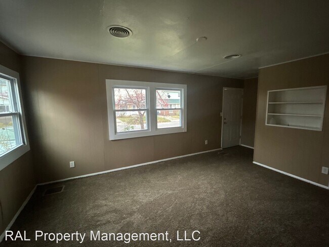 Foto del edificio - 2 br, 1 bath House - 1555 E 172nd St
