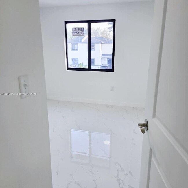 Building Photo - 2731 NW 44th St