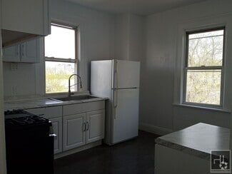 Building Photo - Chestnut St Yonkers