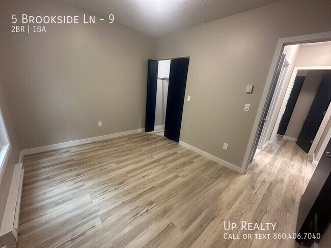 Building Photo - 5 Brookside Ln