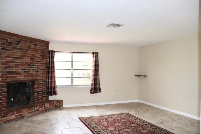 Building Photo - 34526 Sparkling Dr