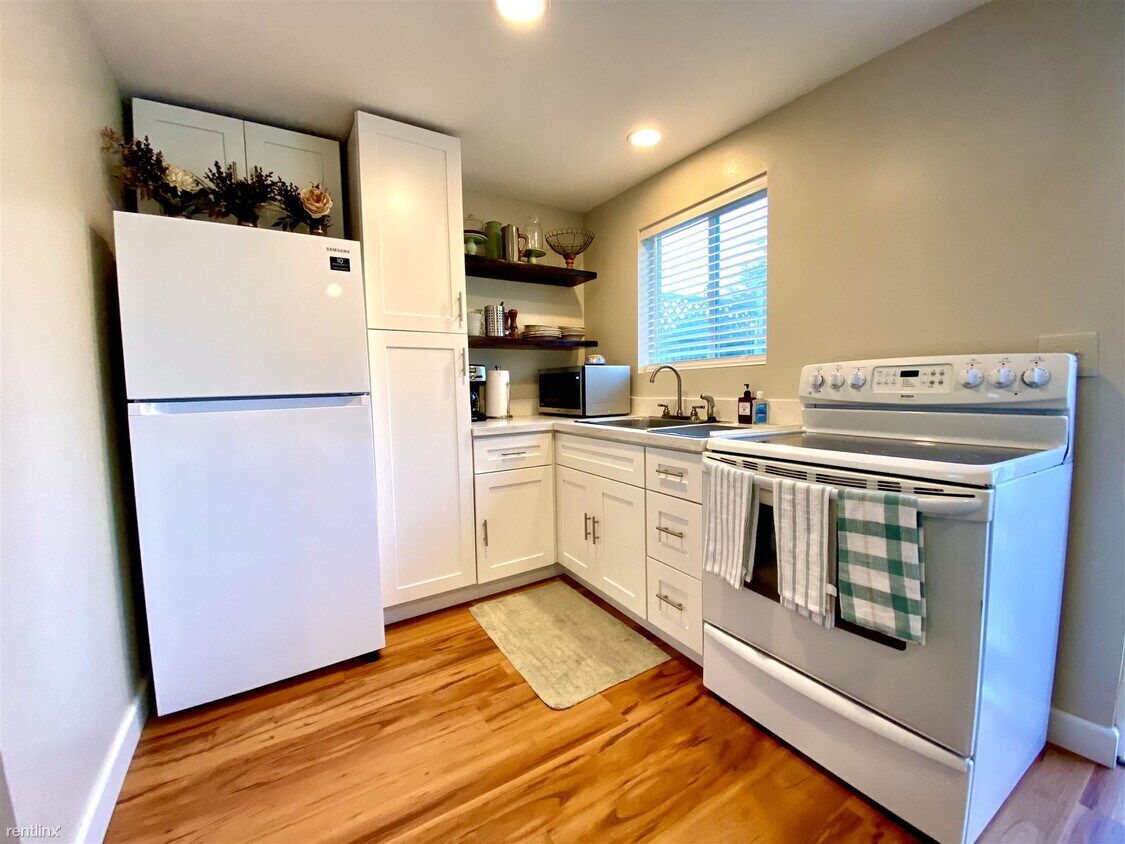 Foto del edificio - Studio, 1 bath House - 4624 59th Street