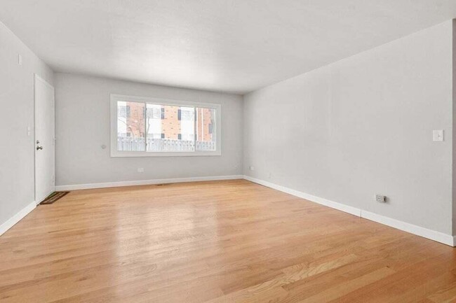 Foto del edificio - 251 Elmwood Ave