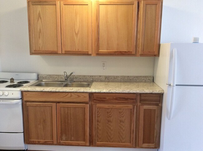 Foto del edificio - 2 Bedroom 1 Bath 2nd Floor Apartment in East End of York City