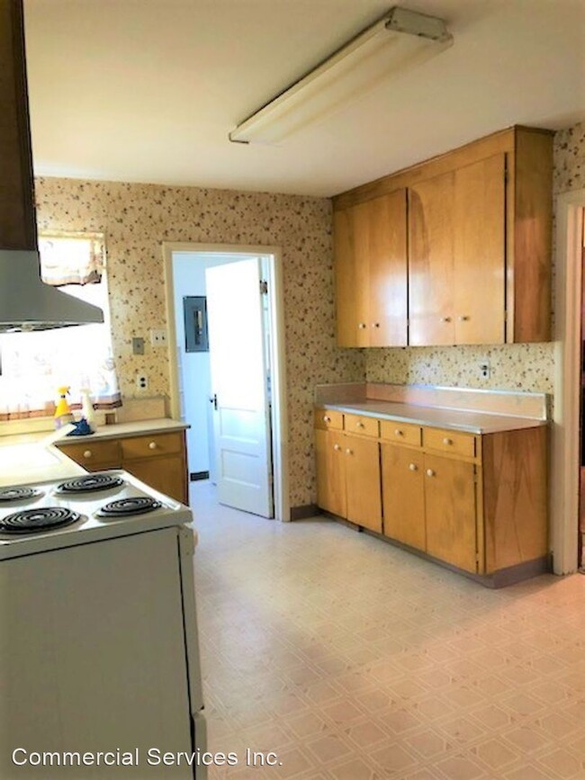 Building Photo - 3 br, 1.5 bath House - 832 S DAVID
