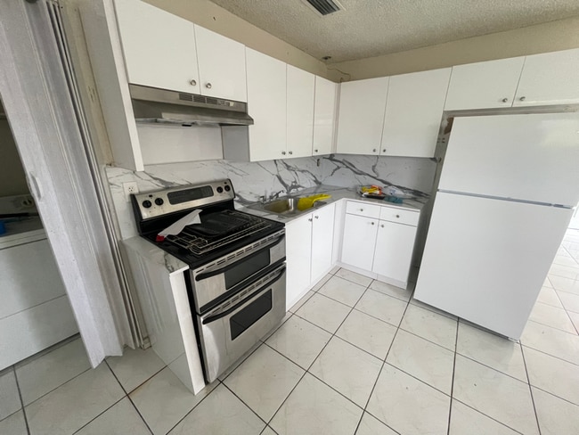 Photo - 3500 SW 24th St Apartment