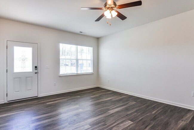 Building Photo - 21 Relict Dr