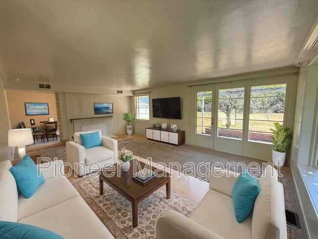 Photo - 375 Cherry Dr House