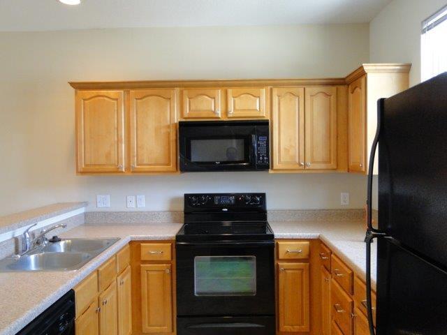 Building Photo - Townhouse For Rent