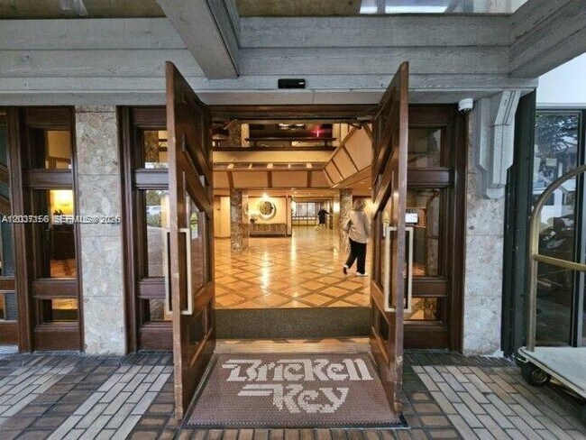 Foto del edificio - 520 Brickell Key Dr
