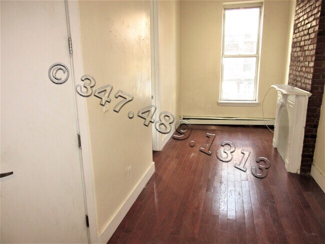 Building Photo - 702 Dekalb Ave