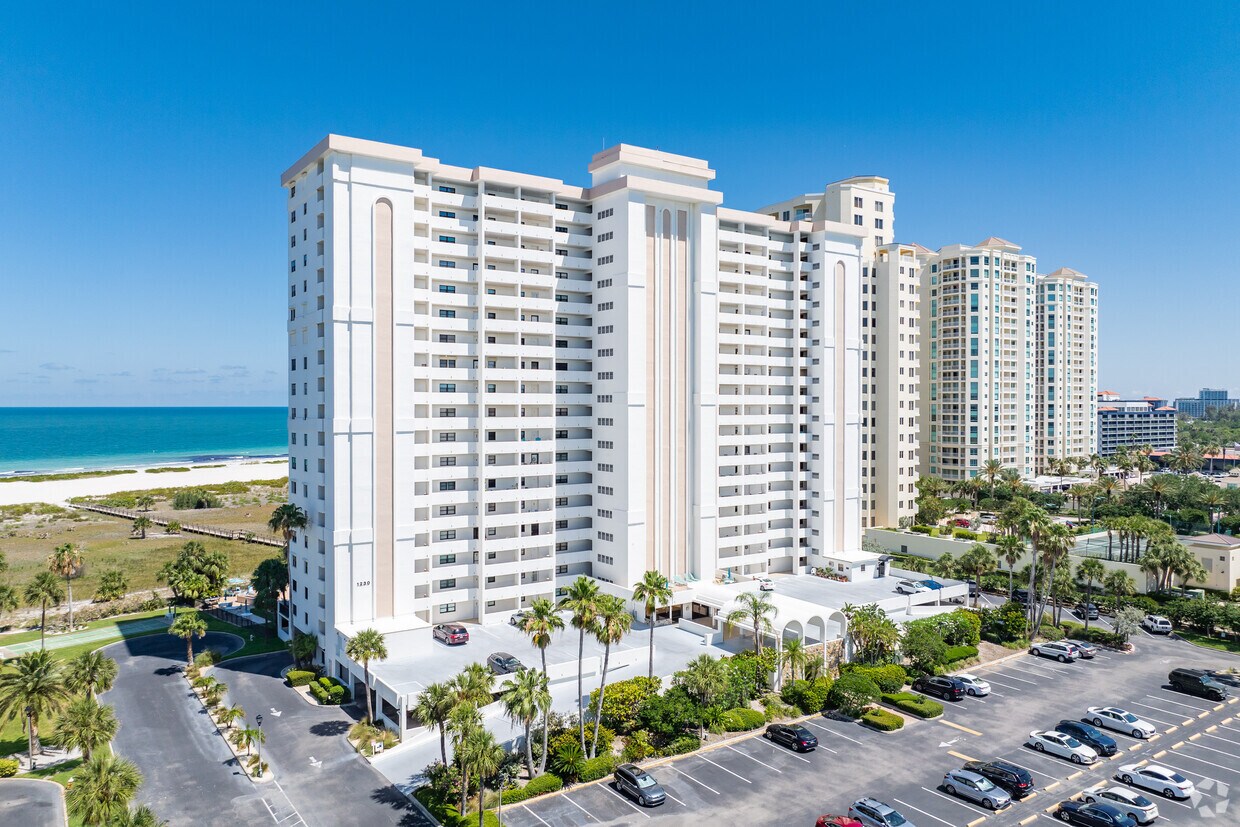 1230-1250 Gulf Blvd Clearwater, FL - Landmark Towers