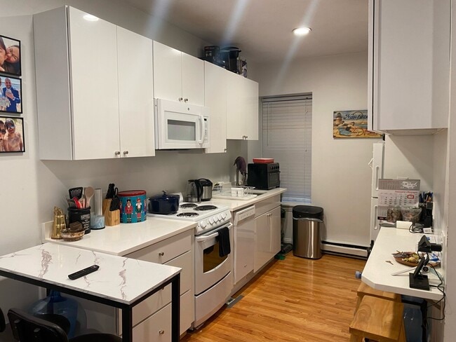 Foto del edificio - 57 Westland Ave