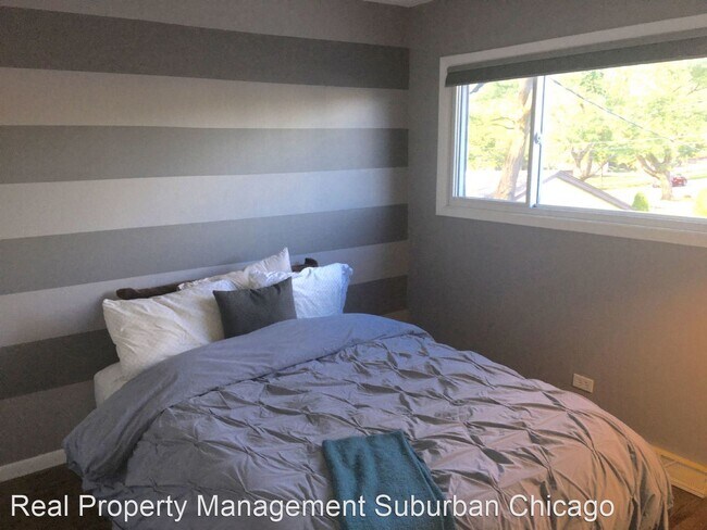 Building Photo - 3 br, 2 bath House - 59 S Main St.