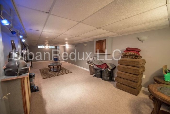 Foto del edificio - 8549 W Douglas Ave