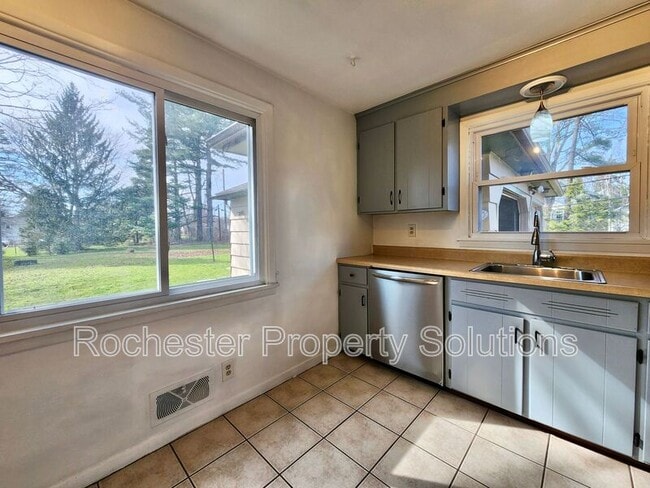 Building Photo - 2117 Baird Rd