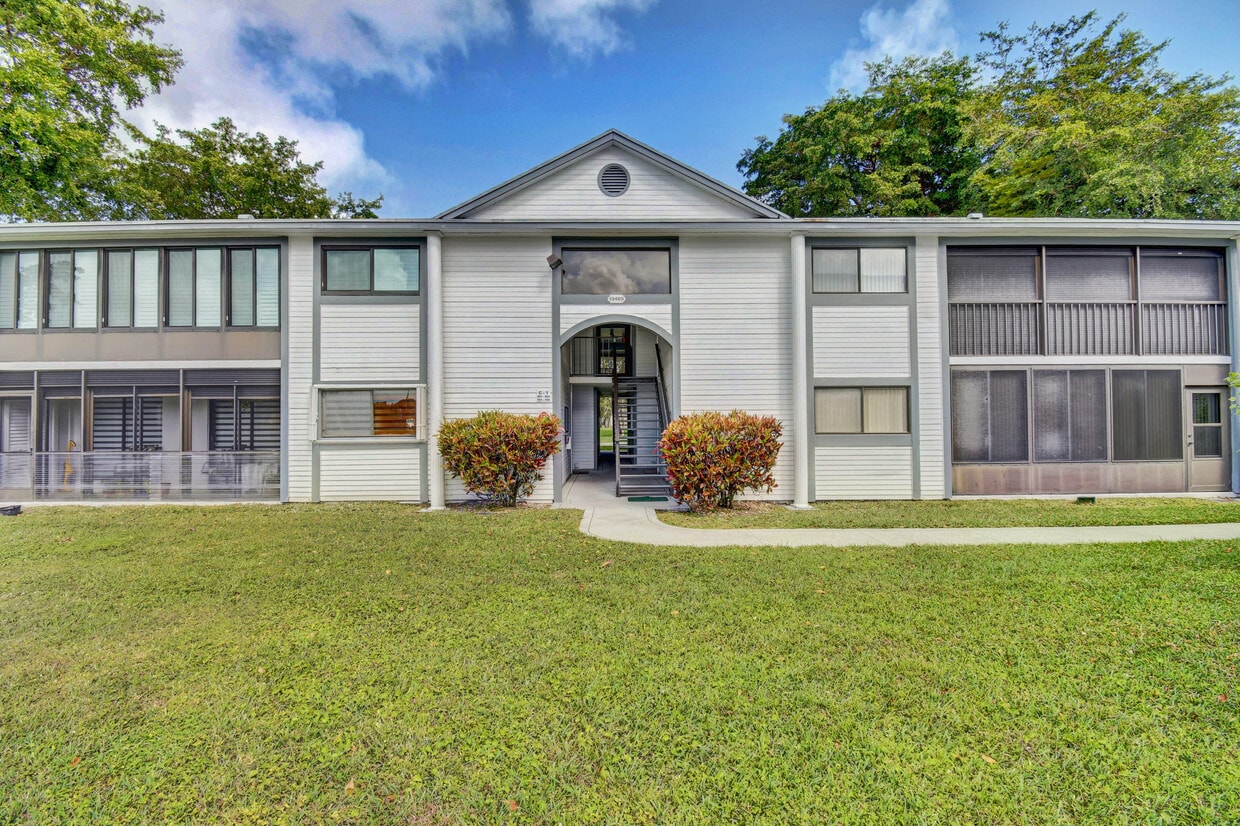 Primary Photo - 15469 Lakes of Delray Blvd
