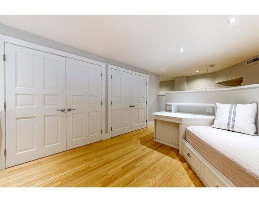 Foto del edificio - 1387 Washington St