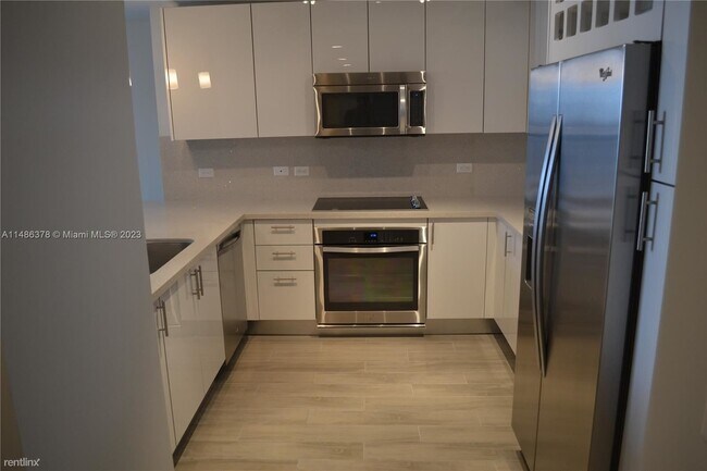 Foto del edificio - 3 br, 2 bath Condo - 999 SW 1st Ave Apt 2517