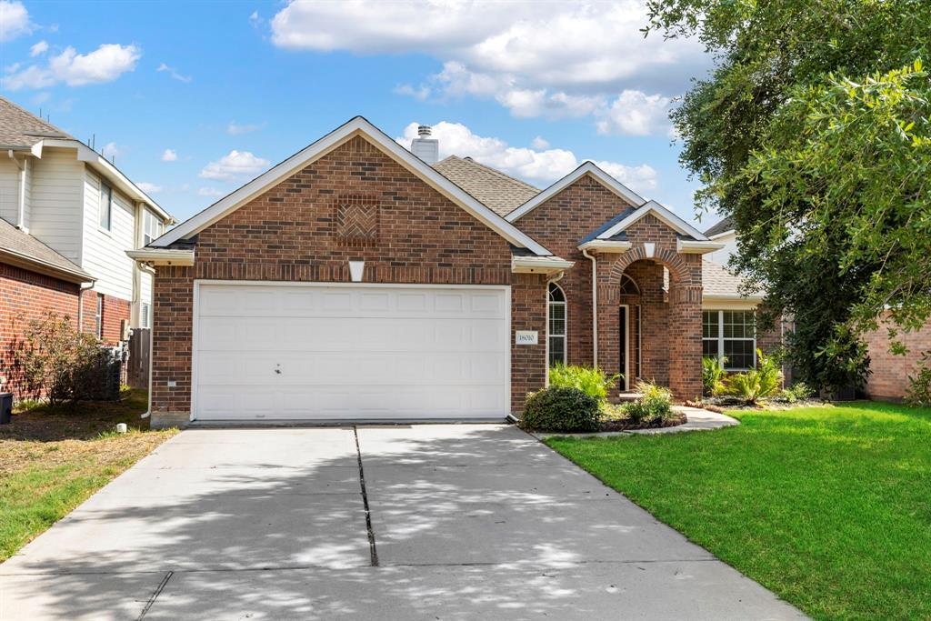 Foto principal - 18010 Memorial Falls Dr