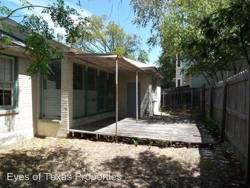 Primary Photo - 4 br, 2.5 bath House - 500 E. 46th