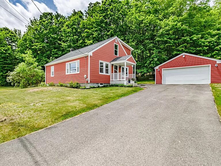 588 Blackstrap Rd, Falmouth, ME 04105 House Rental in Falmouth, ME