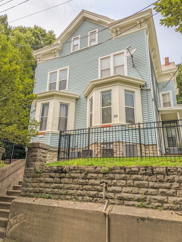 Foto principal - 32 Conklin St