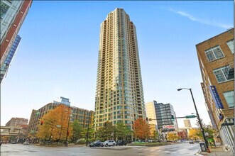 Building Photo - 400 N La Salle Dr