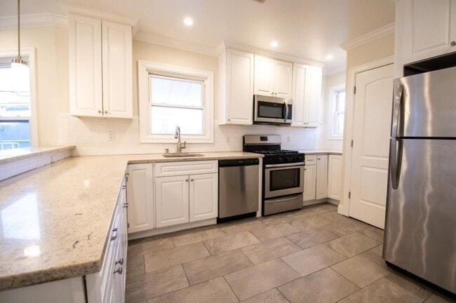 Foto del edificio - 3159 Milburn Ave