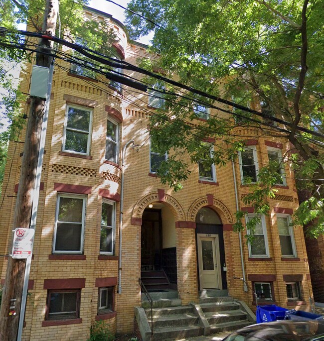 Building Photo - 129 Cedar St