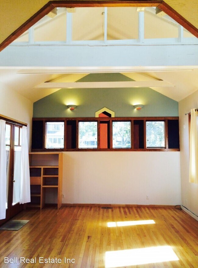 Building Photo - 3 br, 2.5 bath House - 1065 East 20th Ave