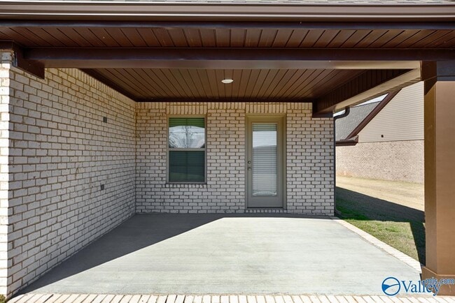 Building Photo - 213 Shubert Dr