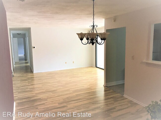 Building Photo - 3 br, 2 bath House - 1037-E Village Round