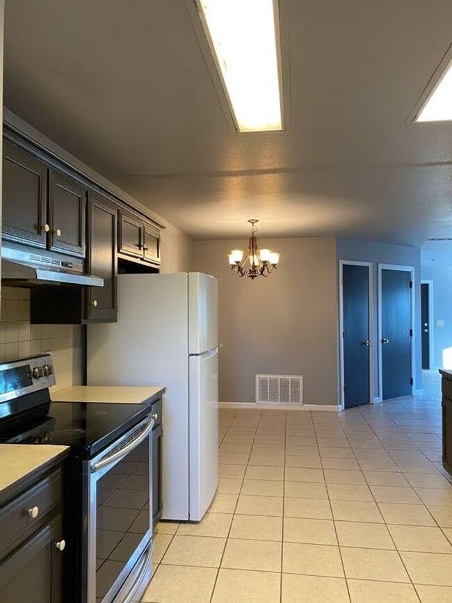 Building Photo - 1232 Wilson St