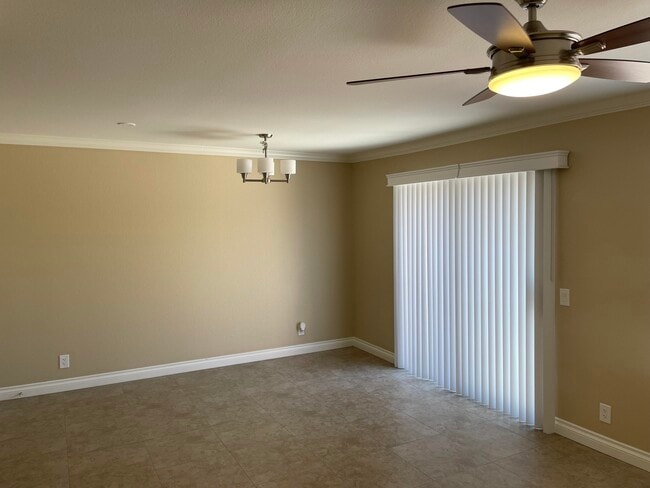 Foto del edificio - 43376 Cook St