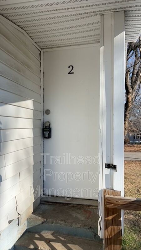 Building Photo - 2104 S Norwood Ave