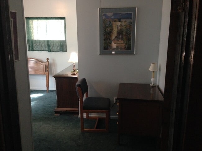 1 br small closet, full bed, dresser, desk, corner room - 3211 West Blvd.