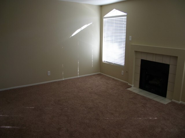 Building Photo - 2818 Briar Knoll Drive